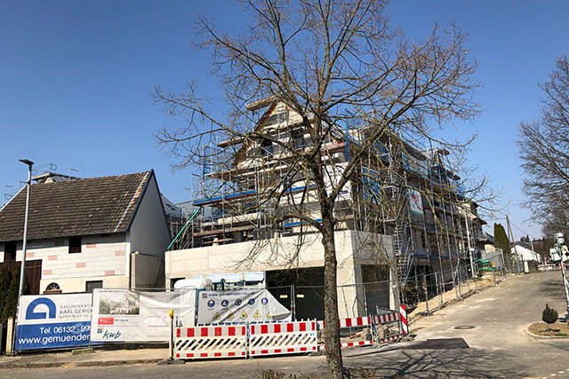 Gerüst um das Haus